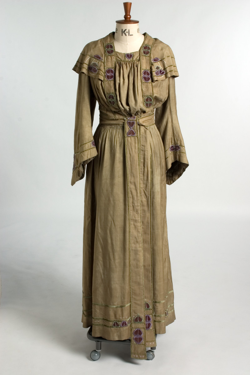 The Glasgow Style · Embroidered dress, by Daisy Agnes McGlashan · c1900