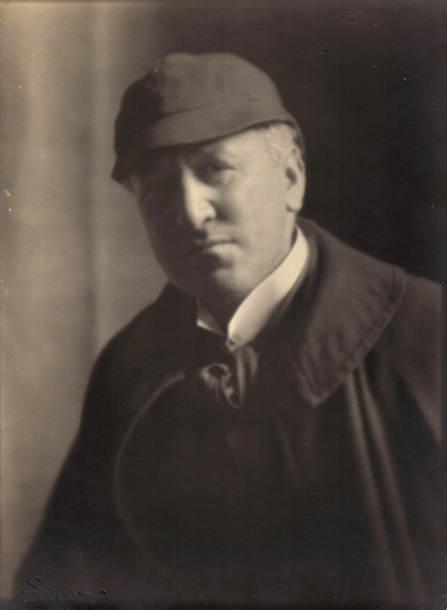 Photographs · Photographic portraits of Mackintosh and associated individuals · c1893-1920