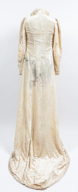 White velvet coat dress (Version 2)