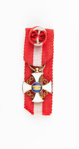 Cavaliere Ufficionale medal (Version 3)