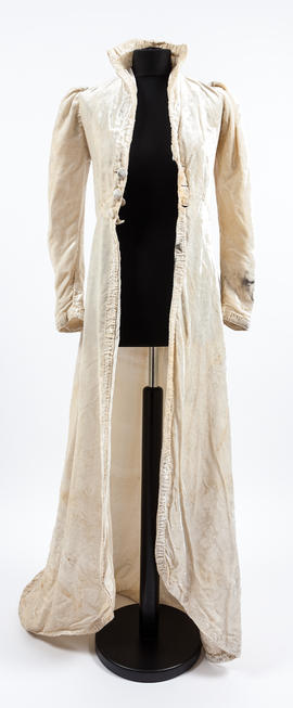 White velvet coat dress (Version 1)