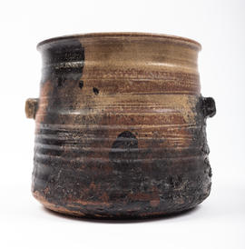 Lugged pot (Version 1)