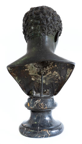 Sculptured head (Version 3)