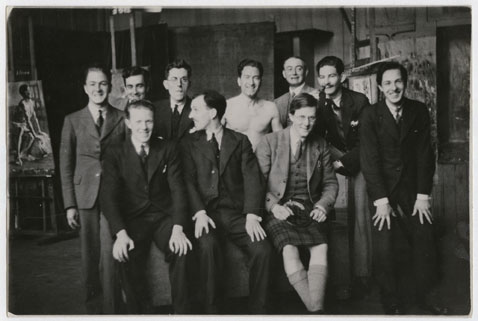 GSAA/P/1/851 Students with life model (centre), 1930s