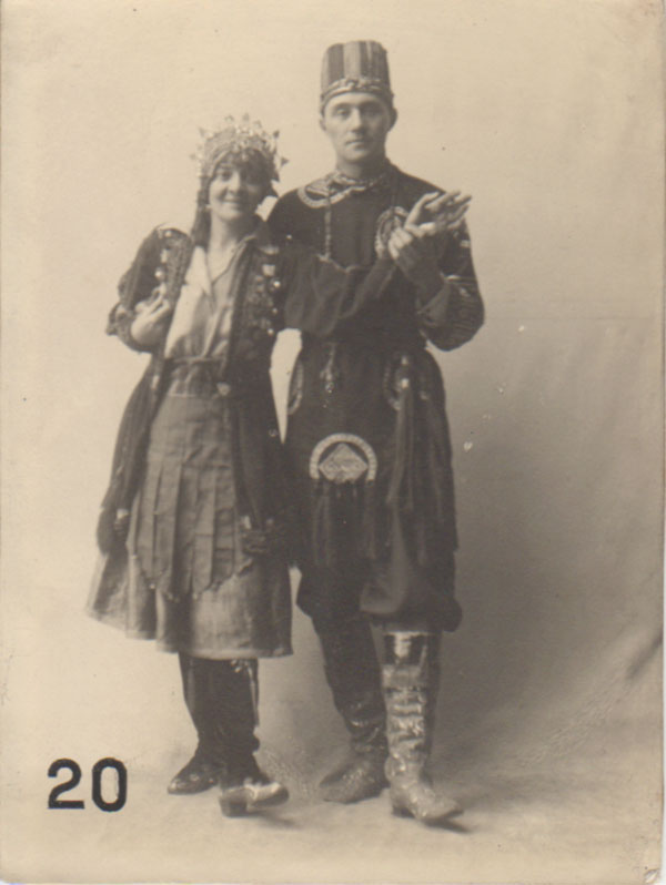 Dorothy Carleton Smyth and Alec Milne in fancy dress (Archive Reference: GSAA/P/1136)